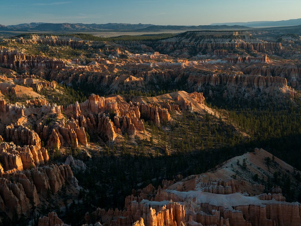Morning light at Bryce Point