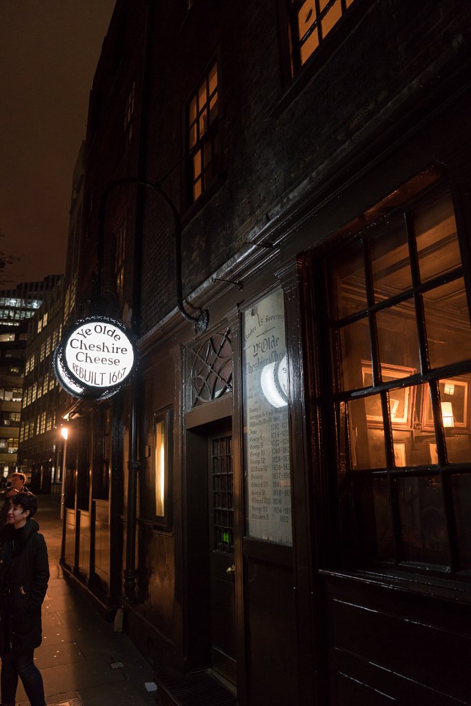Ye Olde Cheshire Cheese—"Yesterday, I looked in at the Garrick at lunchtime, took one glance of loathing at the mob, and went off to lunch by myself at the Cheshire Cheese."-  P. G. Wodehouse