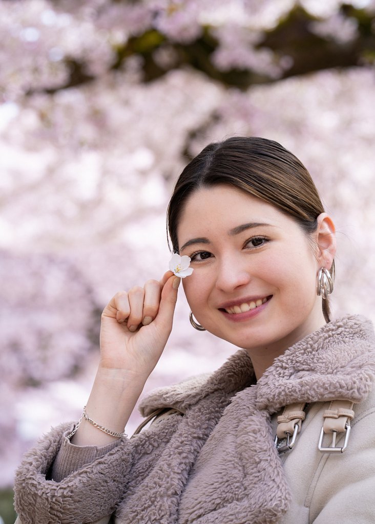 Lin with Sakura at UW